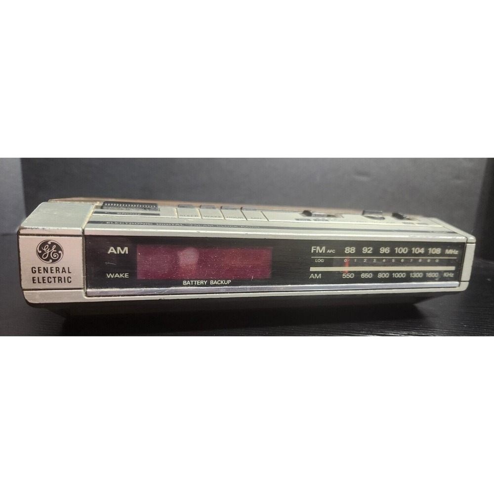 General Electric GE Model 7-4634B Digital Clock Radio Alarm Clock TESTED working